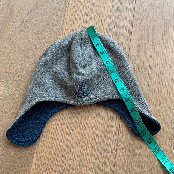 Vivienne Westwood Early 2000's Rare Ski Beanie w/ Orb in front 100% wool - Picture 3 of 10